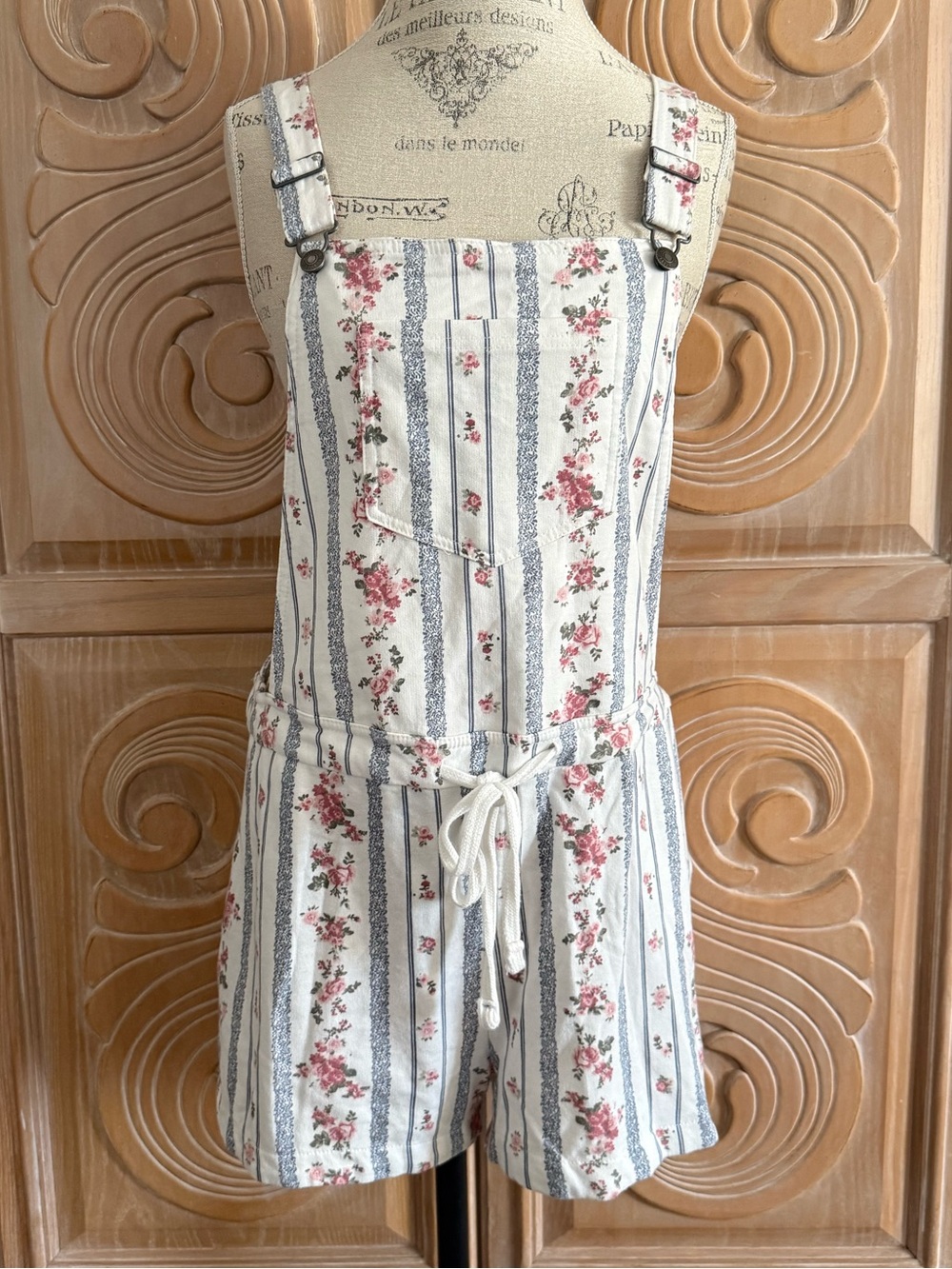 Cute Floral Stripe Cotton-Blend Short Overalls in Cream and Dusty Rose Size XL